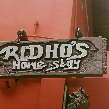 Ridho'S Homestay & Jungle Trekking ブキットラワン エクステリア 写真