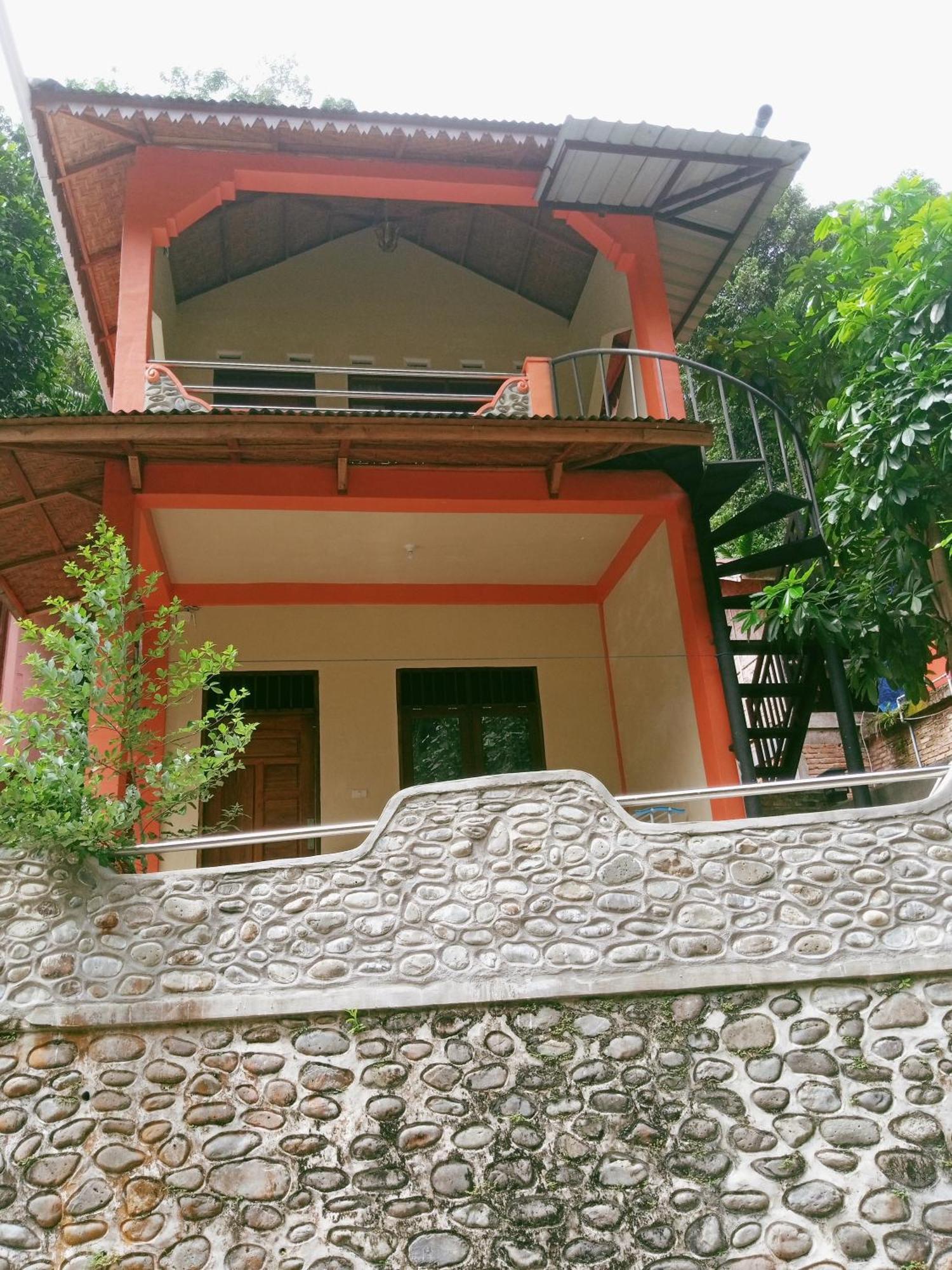 Ridho'S Homestay & Jungle Trekking ブキットラワン エクステリア 写真